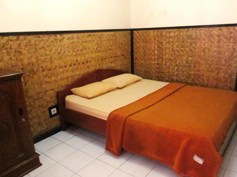 Lingga Guest House Jayagiri Лембанг Екстериор снимка